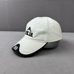 🚩steal authentic Balenciaga White and Black Cap